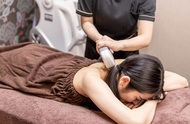 背中脱毛で水着のシーズンに備えましょう！脱毛サロン be MoA